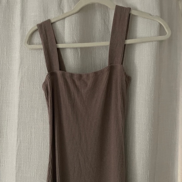 Ribbed midi dress - Picture 2 of 6
